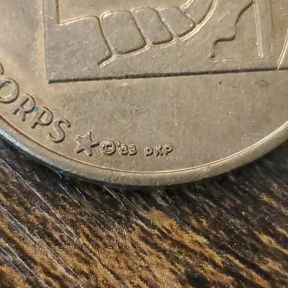 18th / XVIII Airborne Corps Vintage 1983 Army Challenge Coin / Gold Plated - Picture 4 of 14